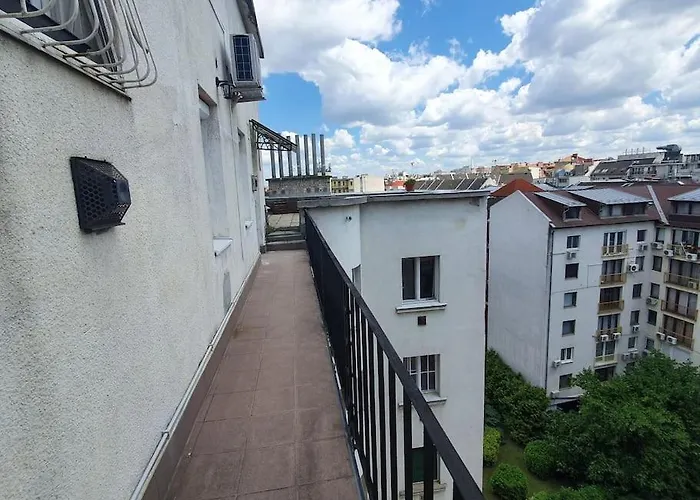 Master Apartment With Air Condition And Separated Rooftop Terrace