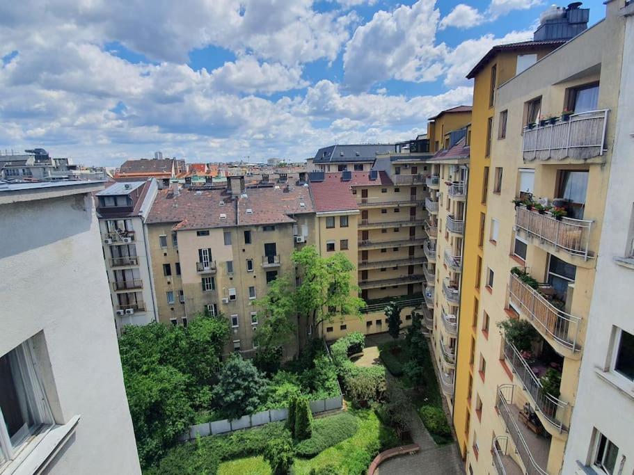 Master With Air Condition And Separated Rooftop Terrace Apartman *